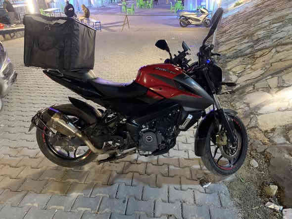 سلام عليكم بولسر NS 2021 للبيع فقط
دراجه مكفوله كفاله عامه كير ومكينه 

عليها كزوز رياضي والبلاديه موجوده 

دراجه نضيفه ما بيه اي نقص ماشيه 39 الف 

(اوراقه اصوليه )
سعر مليونين فقل 

مكاني بغداد الشعب 

***********

لمو شرايه لا يتعبني فدوه
