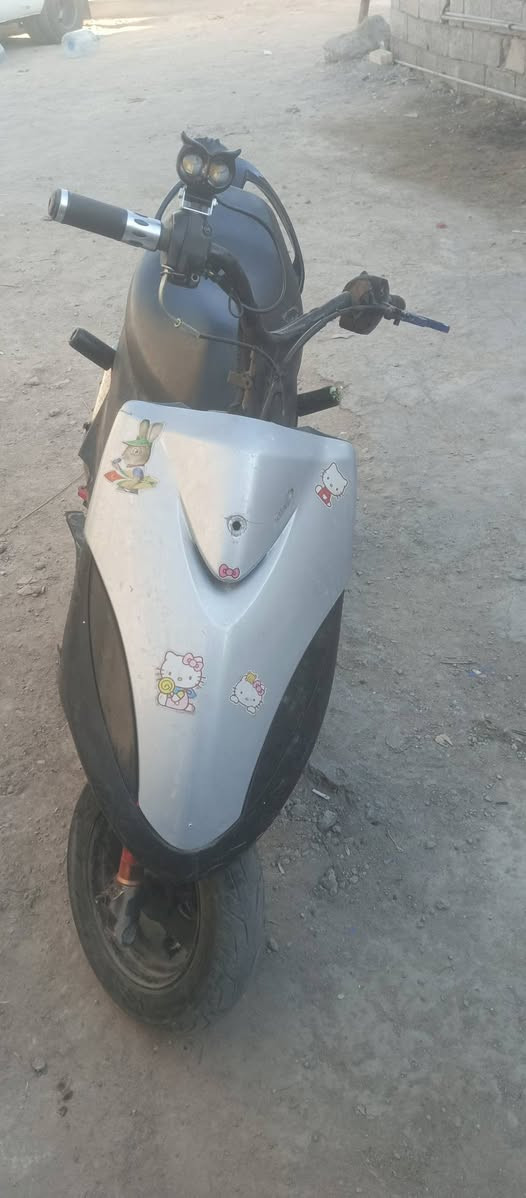 السلام عليكم اخوان دراجه منغولي ومحوريهة عدله طفت عدي وريد ابيع كوم حديد 200الف قفل مكاني الشرطه الرابعه شارع الرافدين مو شراي ليعلق رحمه لوالديكم
دراجه جانت كلشي مابيها تاير خلفي جديد كلجات وقايش جديد جوزه جديده باتري جديد هذا رقمي ***********
