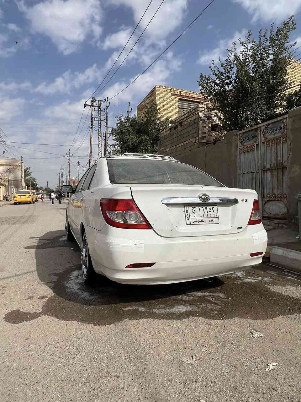 للبيع بيوايدي ١٠كفاله عامه  ماعده بارد شبر بل باب الخلفي ماشيه ١٨٠ سيارة وضع شركه لاخياس لاضربه لاصبغ لاتبديل سيارة مكينه مسيوبيشي گير عادي بلاد سيارة مامتعوبه وجديدة مكاني ناصريه مركز    .رقم ***********
