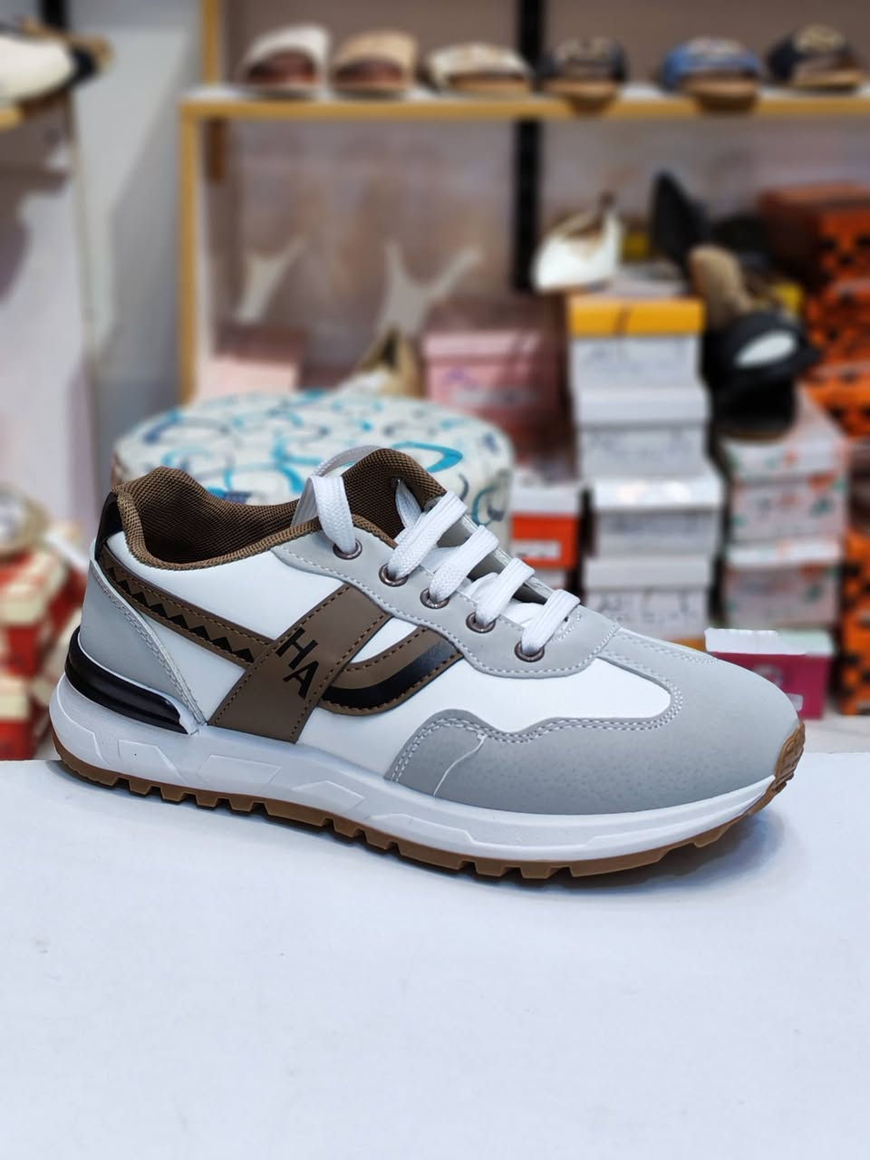 #جديد
سعر القطعة 💥10000 الف 💥
بوتين اسبورت طبي خفيف الوان المعروضه فقط
#العنوان خانقين مجمع الحاج قاسم خلف مجمع حبيب مول
توصيل جميع المحافظات وداخل خانقين واتس ***********
احذية و حقائب بشار
