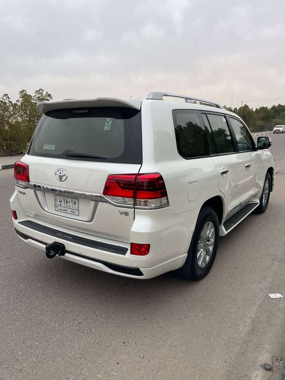 سلام عليكم للبيع لاندكروز مديل 2016 رقم بغداد مواصفات GXR محرك 8 سلندر مكفوله كفاله عامه محرك كير ماعده بارد شبر السعر 395الاستفسار ع رقم ***********
