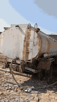 سلام عليكم دنكر فالفو للبيع موديل ٩٢سعر ٤ملاين ونص وبي مجال مكينة شغالة سعة تخزين التانكي ١٥الف مابي خياس ولا زرف تانكي جديد سيارة شغالة تمشي كير ٨نمر فقسة ودكمة رقم اسود يعني كوم حديد تعهد حالة سرقة عشائر العنوان واسط صويرة قرب سيطرة الج اتصال ***********
