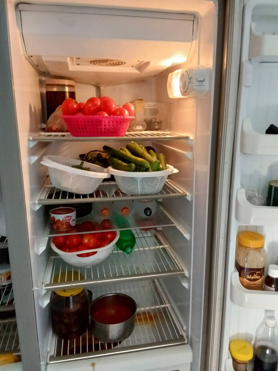 ثلاجه مع مجمده مزدوجه كونكور باب اول السعر400بيهه مجال قليل مدينه الصدر قطاع25
***********واتساب
