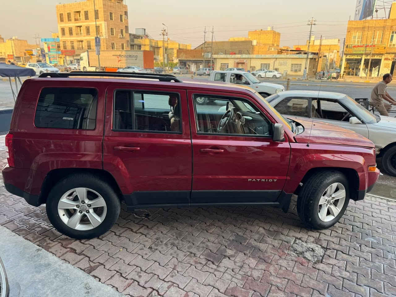 السلام عليكم جيب باتريوت رقم ميسان بسمي السيارة حادثها بنيد وجاملغ وشويه بالباب مبدل نفس اللون بدون صبغ مكان السياره ميسان سعر١١٠ ورقه السيارة كلش حلوه للتواصل اتصال *********** بي واتساب  موديل ٢٠١٧
