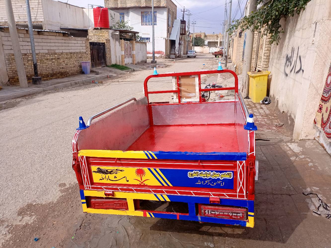 السلام عليكم ستوته دايوان للبيع شغاله كلشي ما بيها بس السلف يرادله صچم وعداد السرعه و النمر والباقي كله شغال  ، و مصبوغة للتجميل ، شوف الصور أذا عجبتك المواصفات راسلني واتساب لأن رقمي واگف ، عنواني العماره فلكة الماجديه ، وأنطيك يومين ضمان أي شي يصير بيها رجعلياها بعد اليومين ما ترجع وياها أوراقها .