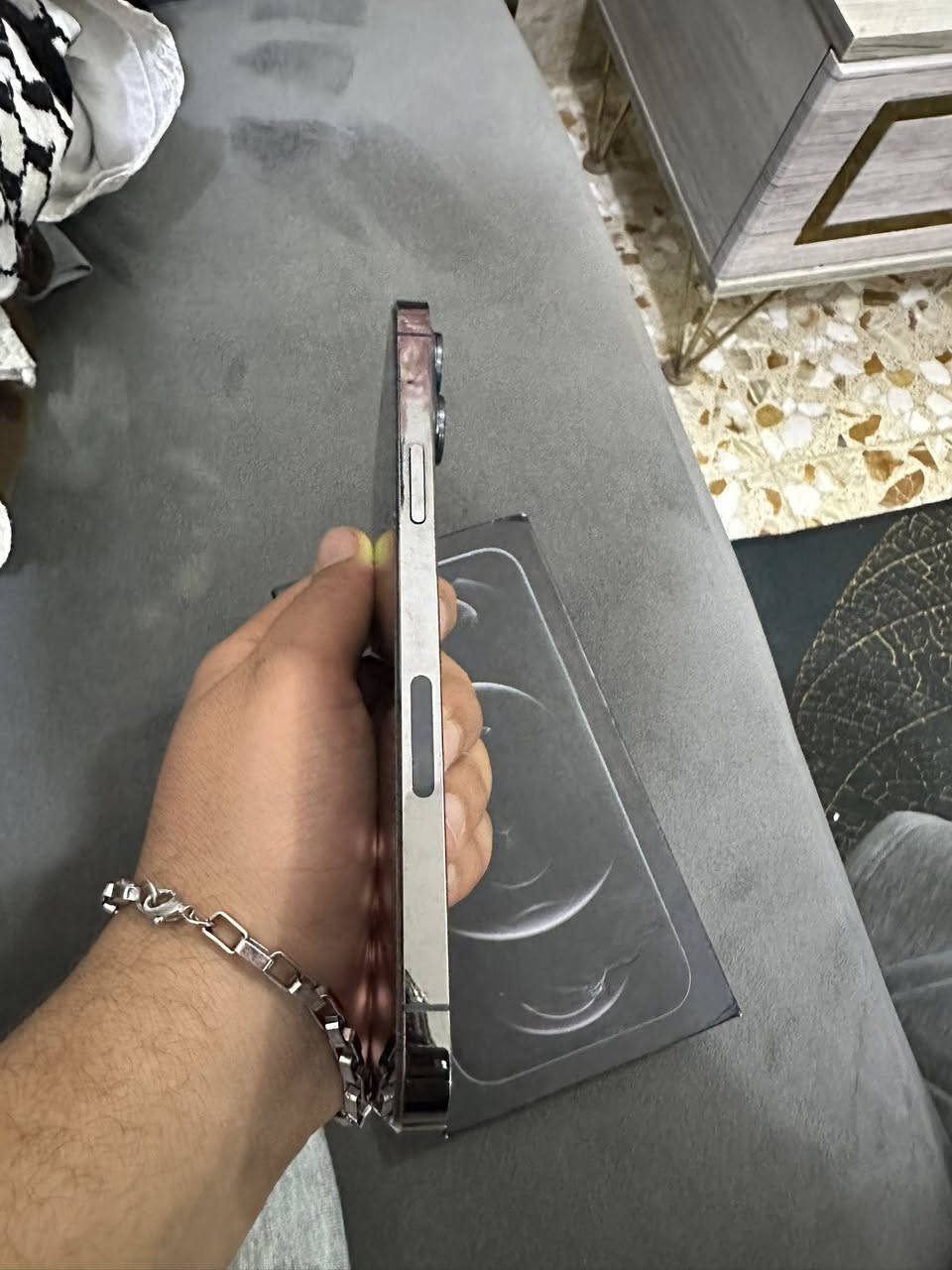 السلام عليكم ايفون 12 برو ماكس ذاكره 256 بطاريه 74  مامفتوح امريكي السعر 525 وبي مجال قليل ***********
