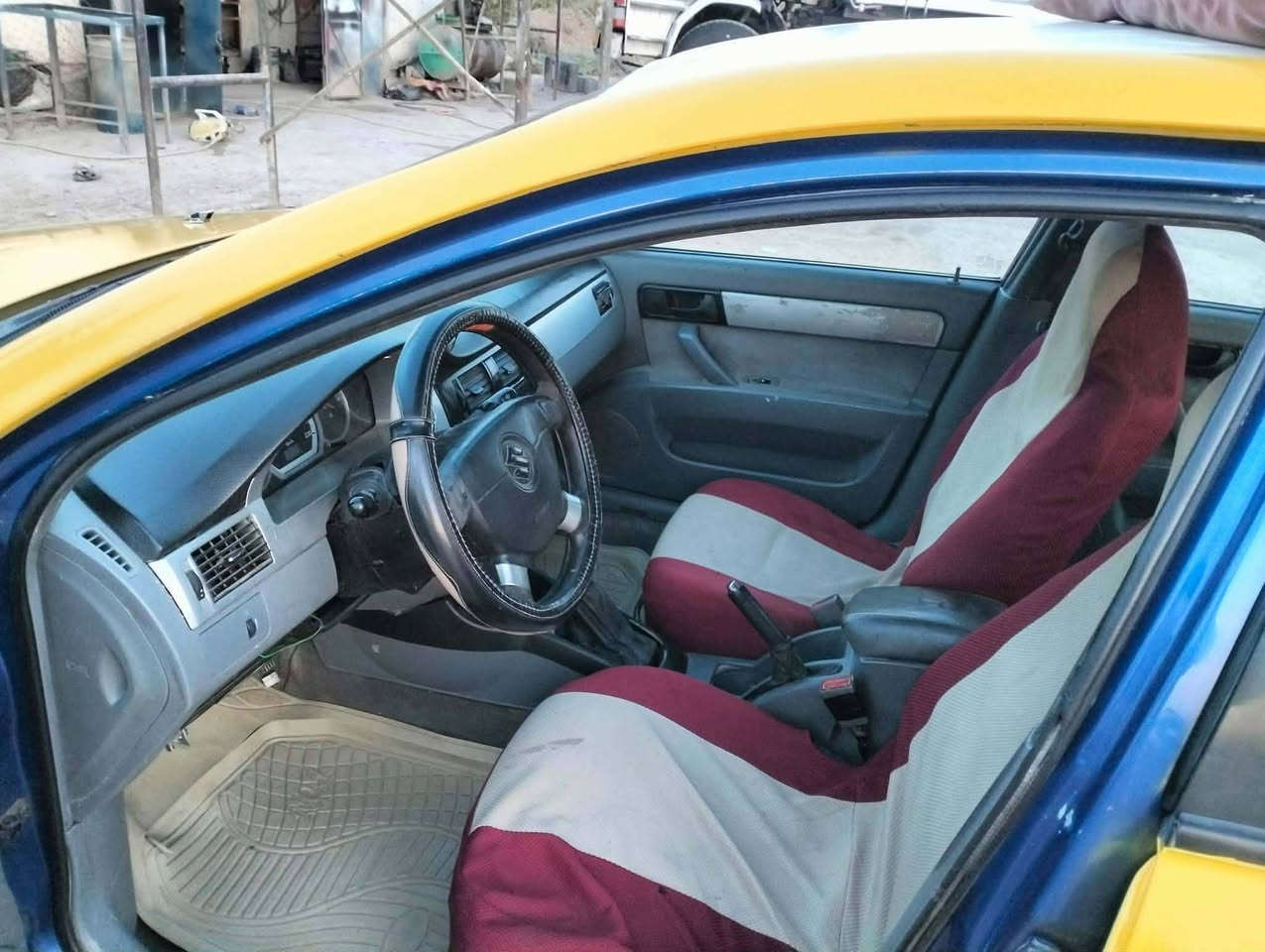 السلام عليكم .سيارة فورنزا 2007 .كير عادي .رقم بغداد دولي .مصفرة هيئة وغرامات سنوية وهزة جديدة .سيارة جديدة بمعنى الكلمة. محرك وكير وضفيرة .كلها اوبترا مال كصة..تخم تاير  صدر امامي وخلفي نظيف جدا السعر ٤٨ وبيها مجال
معروضه يمي لاستفسار *********** ديالى بعقوبه
