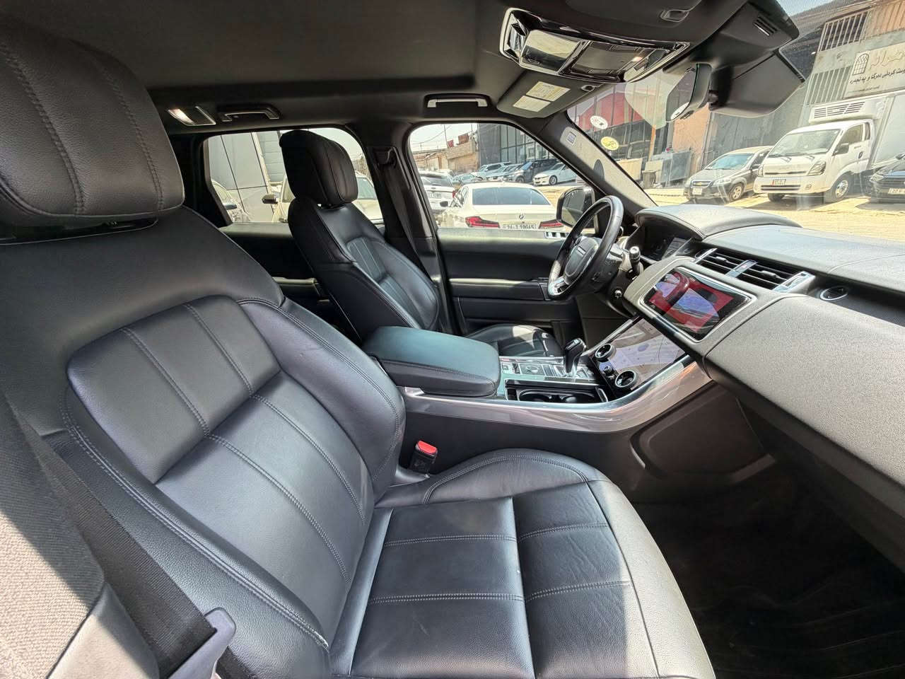 Range Sport 2019
مواصفات se
لايتات زينون ليد
6 سلندر  
حساس خلفي امامي 
رادار امامي جانبي 
كشنات جلد هيتر ميموري
دوسة كهربائي 
بصمة ابواب 
داتاشو 
٢ قطعة تبديل شركة بدون داخل بدون ارباك 
٤٥ مل ماشية مكان سيارة اربيل 
سيارة بدون مصروف كير محرك شرط 
٣٢٨$
*********** وتس اب 
*********** أربيل, العراق
