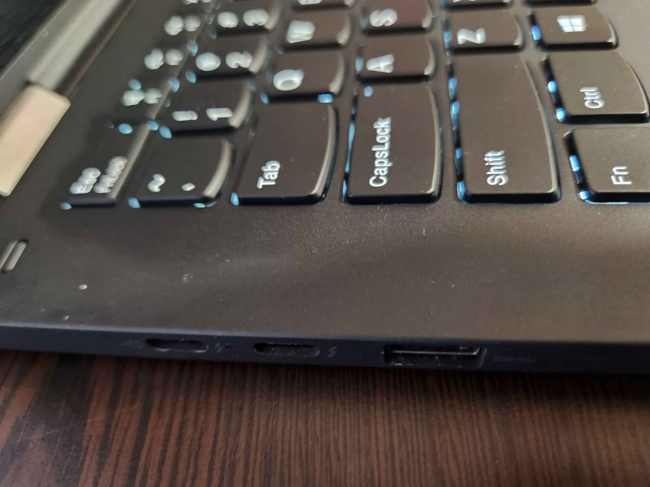 السلام عليكم 
لابتوب x1 yoga لينوفو أرقى فئة لمس قلاب 
معالج Core i5 جيل سابع 
رام 8 ddr4 
Ssd 256 nvme 
شاشة 14.1 fhd ips لمس قلاب 
بطارية خمس ساعات 
شاحن تايب سي 
ضمان شهر 
السعر ٢٧٠ الف 
موجود توصيل للمحافظات أربيل, العراق


**إذا كنت صاحب هذا الإعلان وتريد حذفه لأي سبب، رجاءا أرسل رسالة إلى الدعم الفني**