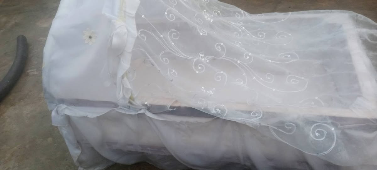 غراض للبيع مرجوحه جربايه فوانيس بنكات دبه مالت نفط كاروك طفل ستاند مال كونتر كل حاجه وسعرها ***********
