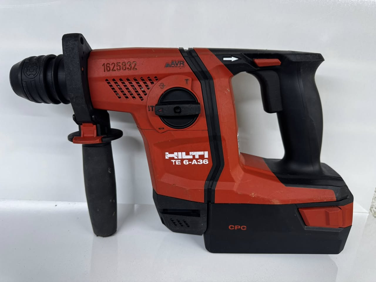 سلام عليكم اخوان 
رمضان كريم 
همر هيلتي 36v مستخدم اخو الجديد كامل بطاريات 2 وشاحنه 
توصيل متوفر 
*********** واتساب
