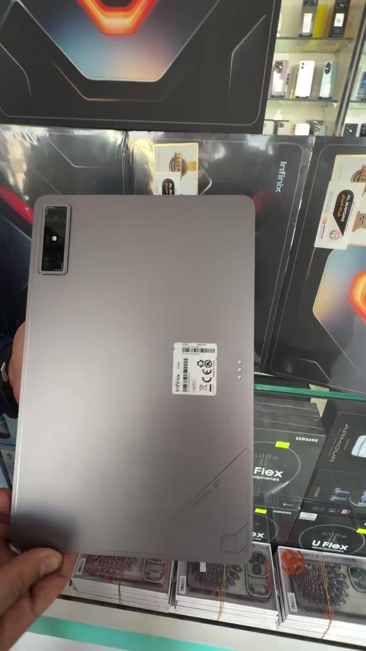 XPAD GT
شاشة ألعاب 13 بوصة 2.8K 144 هرتز
منصة Snapdragon 888
8 مكبرات صوت
هيكل معدني بالكامل
مع نظام صوت ثلاثي الأبعاد
بتصميم فائق النحافة 6.5 ملم
بطارية 10000 مللي أمبير مع شحن فائق 33 واط
جراب من الجلد النباتي
Infinix AI
المعالج: Qualcomm SM8350 (SD888)
الذاكرة: 256 جيجابايت روم 8 جيجابايت رام
الشاشة: 13 بوصة 144 هرتز
الكاميرا الأمامية: 9 ميجابكسل
الدقة 1840 × 2880 بكسل
الكاميرا الخلفية: 13 ميجابكسل
سعة البطارية: 10000 مللي أمبير + شحن سريع 33 واط
الأبعاد: 291.7 × 101.1 × 6.5 ملم
الشبكة: Wi-Fi فقط
الاتصال: GPS/WIFI/BT
نظام التشغيل: Android™ 14
الملحقات: محول صوت Type-C إلى 3.5 ملم


**إذا كنت صاحب هذا الإعلان وتريد حذفه لأي سبب، رجاءا أرسل رسالة إلى الدعم الفني**