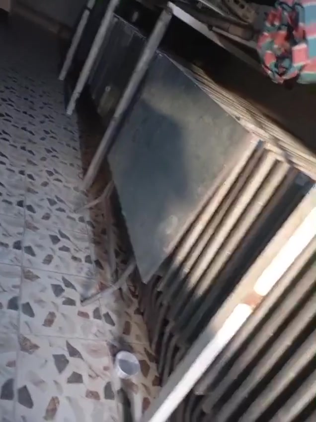 ميز تفصال شغل درجه اولى مواصفات ميز بلاستك مغلون هندي والحديد تركي مستعمل نضيف العدد 100 المكان الحله قرب جسر نادر ***********
