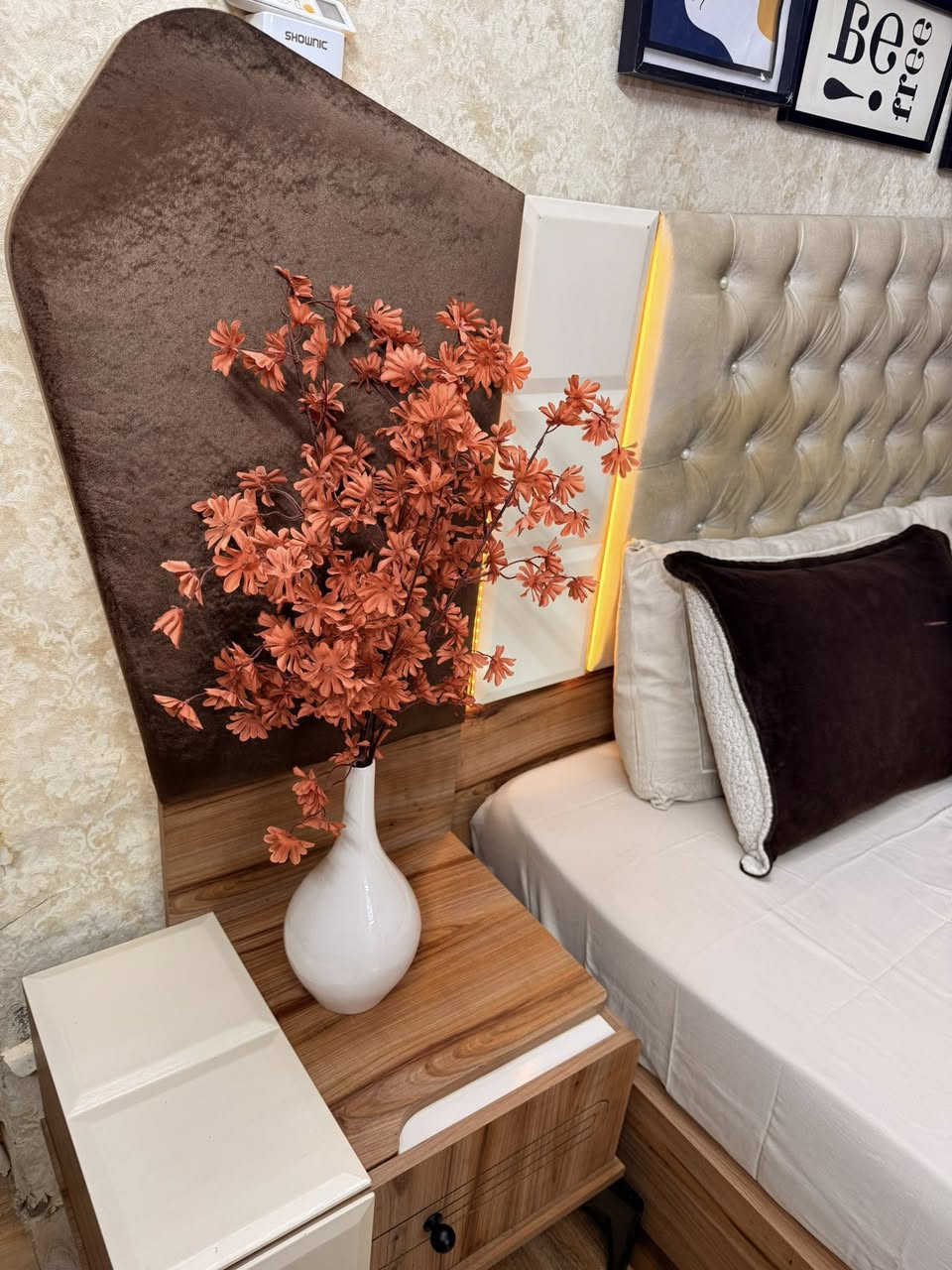 غرفة تركي كلاسك ٧قطع مابيهه اي ضرر سرير مخزن سعرهه ٨٥٠ للاستفسار ***********
