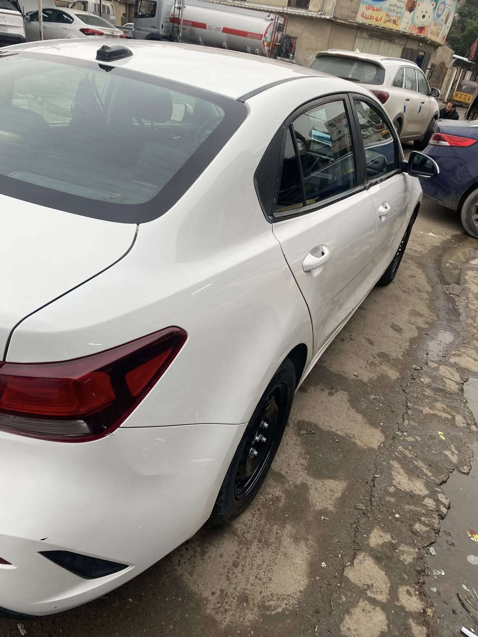 السلام عليكم
للبيع كيا ريو موديل 2022 وارد امريكي حادثهة موضح بالصور تبديل بدون دواخل مكينه 1600 دوش وكير كفاله  تبريد تدفئه كامره دواره شاشه السياره جديده رقم جديد بسمي هزه جديده السعر 115 وبيهة مجال  
مكان بغداد البلديات 
رقم ***********
