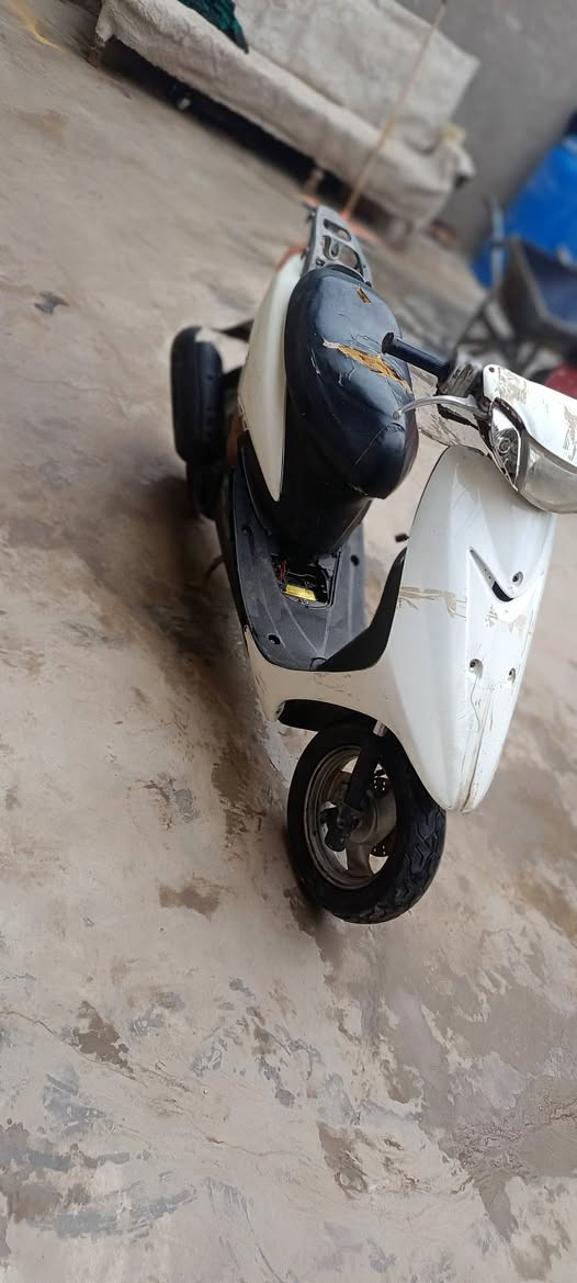 سلام عليكم دراجه عصفوريه سرعه 60 شغاله سلف وهندر مكانه بغداد نهروان سعر 175        ***********
