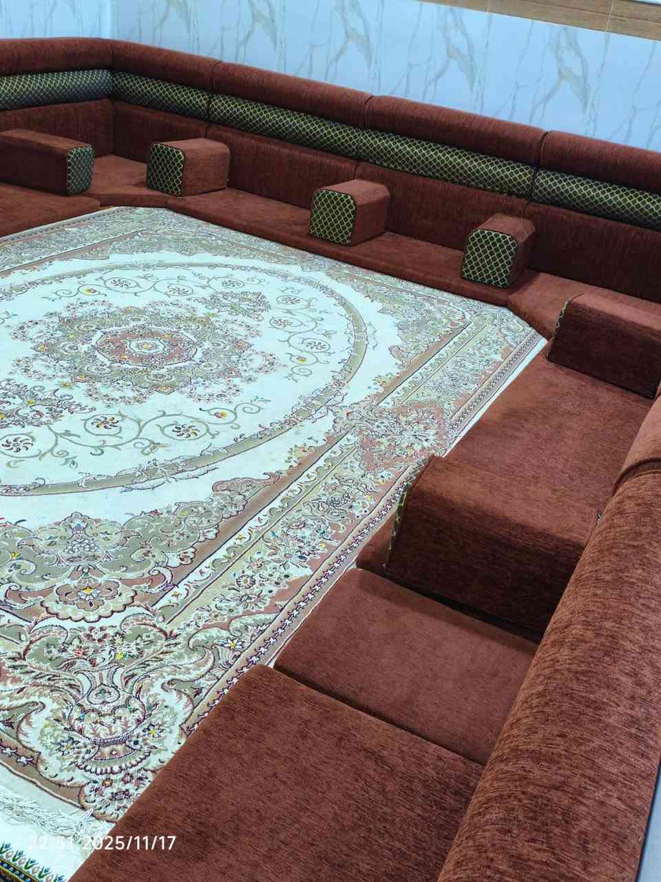 السلام عليكم ديوان مضيف 25 متر للبيع سعر ٩٠٠ وبي مجال  ***********
