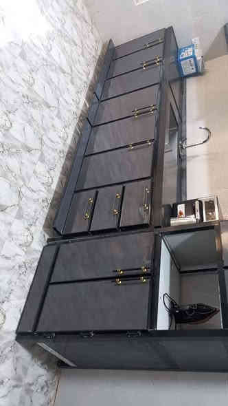 السلام عليكم 
معمل بركات ام البنين (عليها السلام)
استمتع بمطبخ أنيق وعصري بتصاميم أنيقة وحديثة رؤيا
جديده في عالم المطابخ
نعمل على تصاميم حديثه حسب الطلب وبأفضل المقاطع التركية والصينية .
الكاونترات عدنا غير شكل :
_ مقطع محشى بالخشب المقاوم 
_ فرده الباب تحتوي على تلث نرمايد اصليه 
_ كذلك الباب مغلفة بطبقتين من البليت واليوفي ينطي اكثر قوه ومتانه للباب 
_ رجل الكاونتر مخفيه بنظام الحجل القلاب وكذلك عدنا نظام التاج mdf والالمنيوم مع الاناره ينطي اكثر جماليه.
_ والاهم نشتغل نظام الجسر المخفي حتى يتحمل وزن عالي ومايهطل بمرور الزمن 
كل هاي المواصفات تلكوها عند معمل 
بركات ام البنين (عليها السلام) لكافه اعمال الالمنيوم 
الأسعار مختلفه كل تصميم واله سعره
@للطلب والاستفسار الاتصال على الرقم 
*********** توفر واتساب 
_
