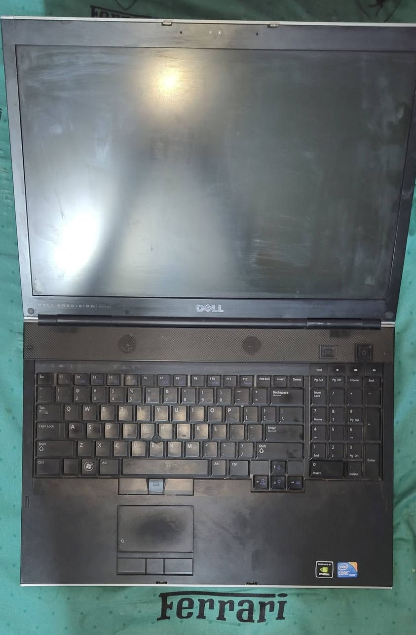 السلام عليكم... لابتوب dell m6500 مواصفات :
 هارد : 128GB
كرت شاشه خارجي : nividia qardo 2800fx وداخلي ايضا موجود
معالج : intel®core i7 gen 1
بيها عيبين العيب الاول البطاريه واگفه تماماً العيب الثاني الشاشه تفصل فجاة بدون سبب او وقت معين فقط اثناء الاستخدام وشحن البطاريه معاً ، تنويه : الگڤر الخارجي اثار لاصق ، السعر 80 الف يوجد توصيل لكافه المحافظات عدا الاقليم بسعر 5 الاف


**إذا كنت صاحب هذا الإعلان وتريد حذفه لأي سبب، رجاءا أرسل رسالة إلى الدعم الفني**