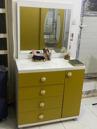 ميز • استعمال قليل • الزعفرانيه بغداد