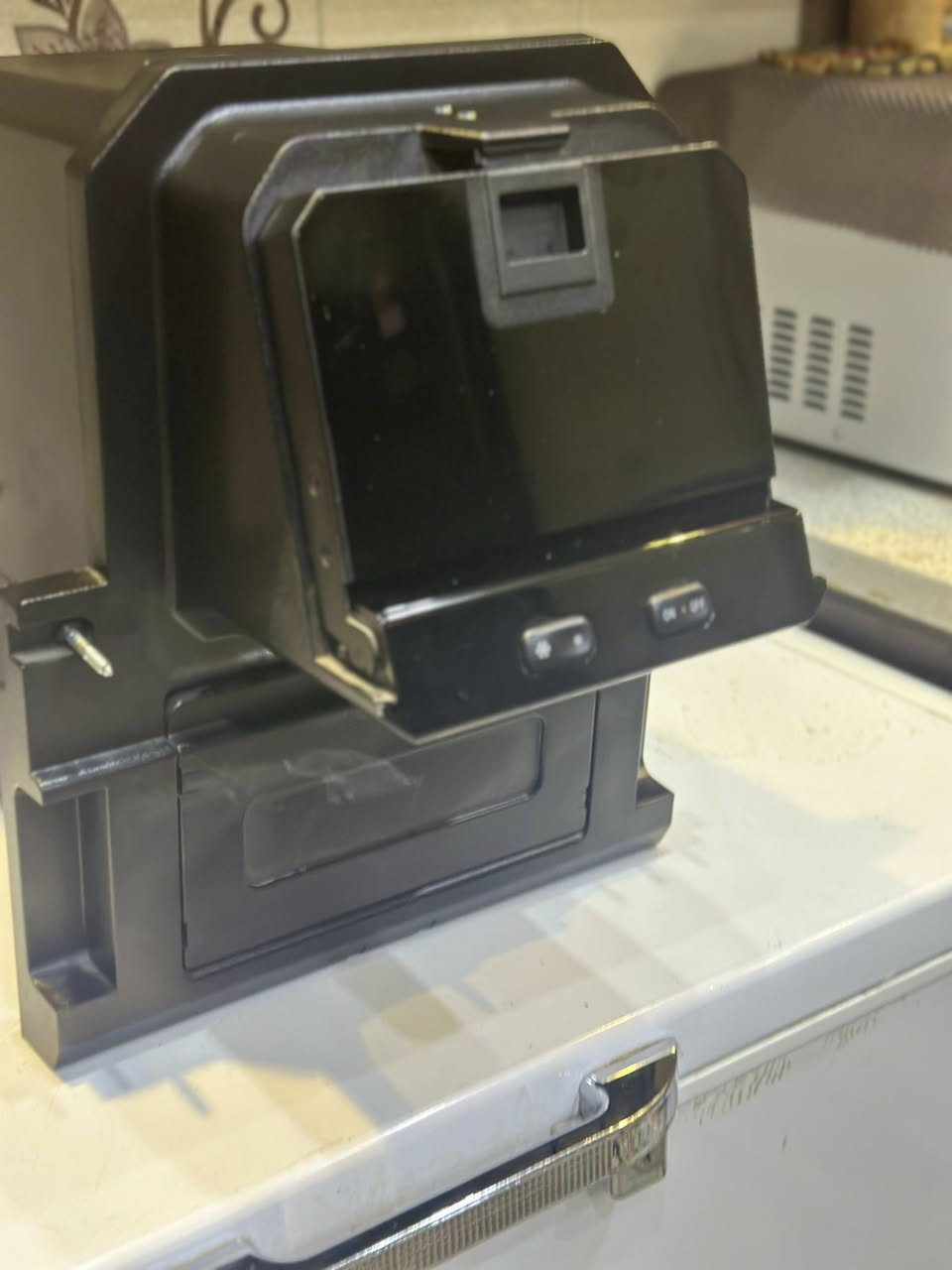 ثلاجه مرسيدس S class يرهم موديل 2008 إلى 20-3 جديد  اصلي سعر 600$ رقم ***********
