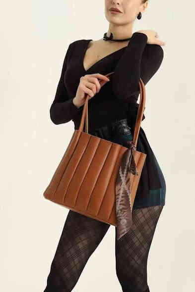 #جديــدنا✨

#تــوت_باك_موديل_مميز_وانيق😍🥰

#سعر القطعه 10 فقـط
ـــــــــــــــ
#للحجز تواصل على الخاص او
واتس اب ***********
متوفر توصيل جميع محافظات العراق
#عنوانا_بابل_قضاء_المسيب_شارع______البلدية_خلف___مرطبات_الخيام_الانباري
