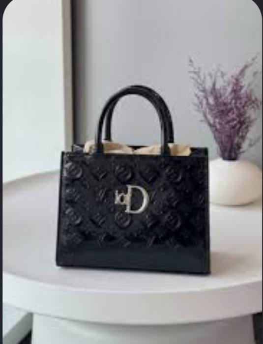 جنط سعر 5👜 كل قطعه داخل المنشور 5 الف موجود الوان  ثانيه  توصيل داخل رفاعي الف


**إذا كنت صاحب هذا الإعلان وتريد حذفه لأي سبب، رجاءا أرسل رسالة إلى الدعم الفني**