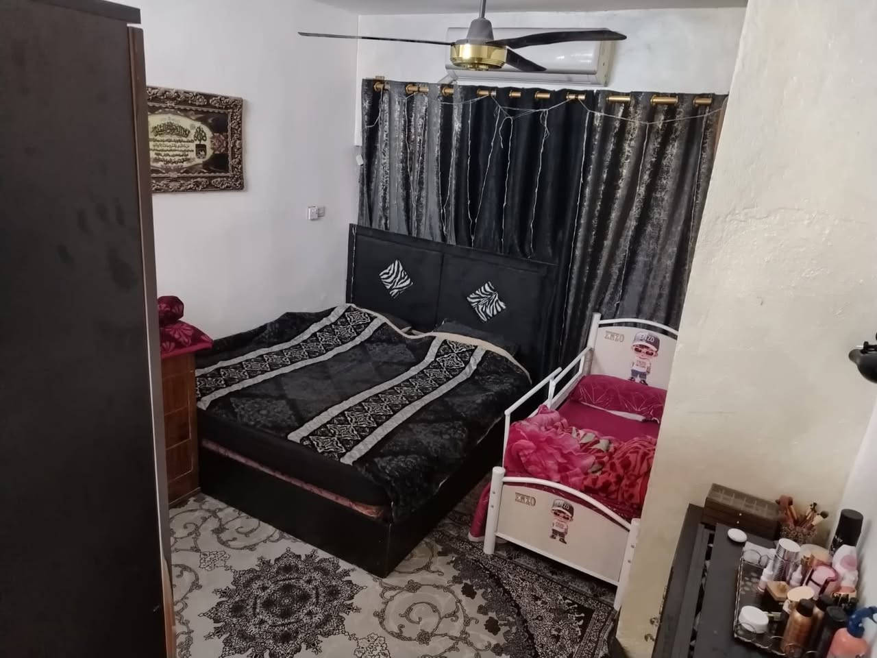 سلام عليكم عقار مناسب للبيع 100 متر بتراث بصفحه سوك التراث 3 غرف نوم مع خدمات فوك وجوه
وتساب ***********
