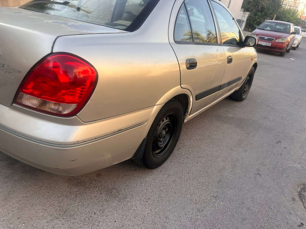 نيسان سني ياباني ٢٠٠٩ بيها كم قطعه صبغ وبيها جراد بنيد وصندوك سياره جاهزه من كلشي السعر ٧٨$ مكانها حي تونس ***********
