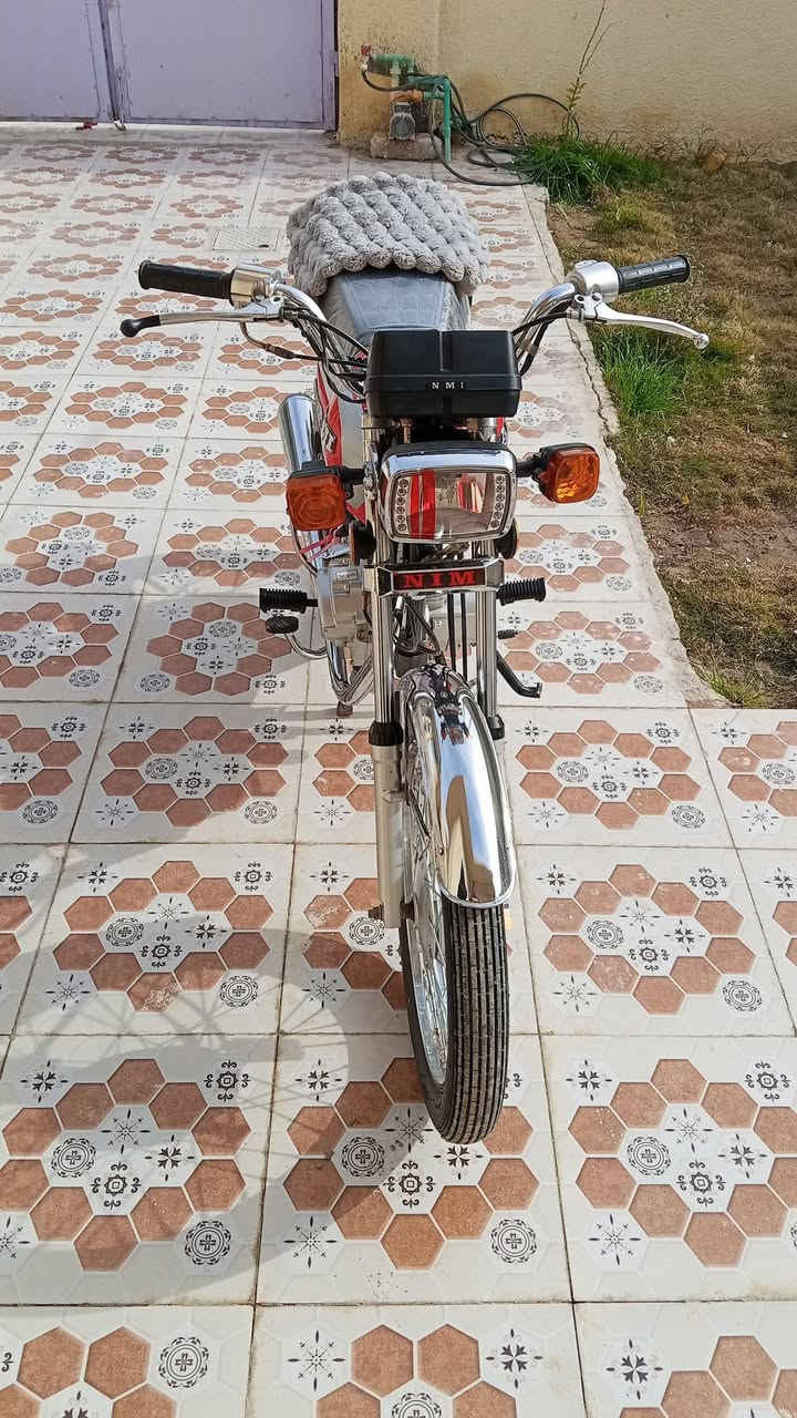 دراجه نامه للبيع موديل 2025 كفاله عامه للبيع السعر 625 وبيه مجال للطبين مكاني مركز مدينه الحله للستفسار عل *********** وتساب
