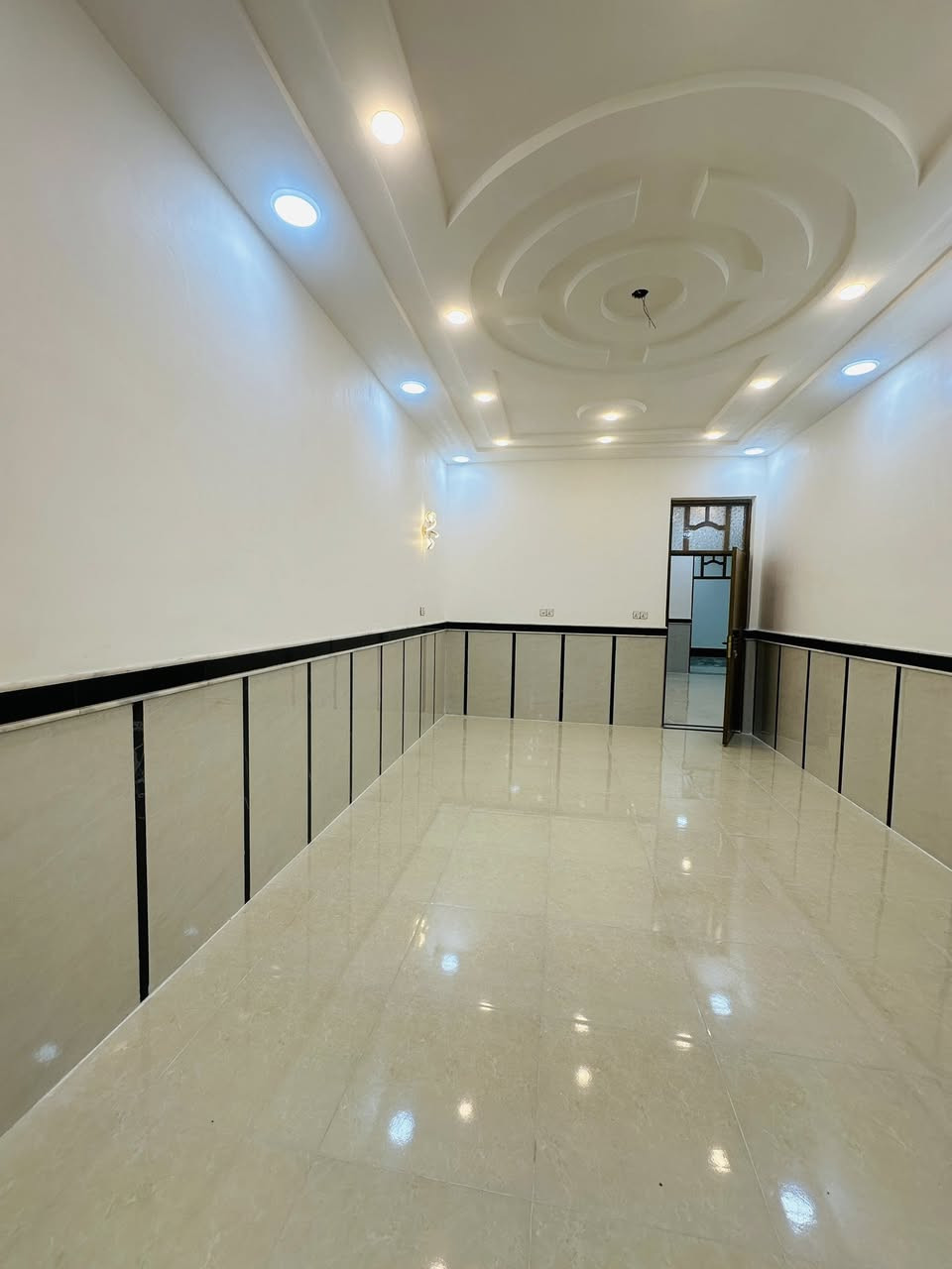 اللهم صل ع محمد وال محمد
السلام عليكم بيت للبيع جاهز للسكن بناء حديث شغل فول مواصفات طابق واحد مساحته 200 متر في ميسان نهاوند 
للاستفسار والتواصل ع الرقم 
***********
