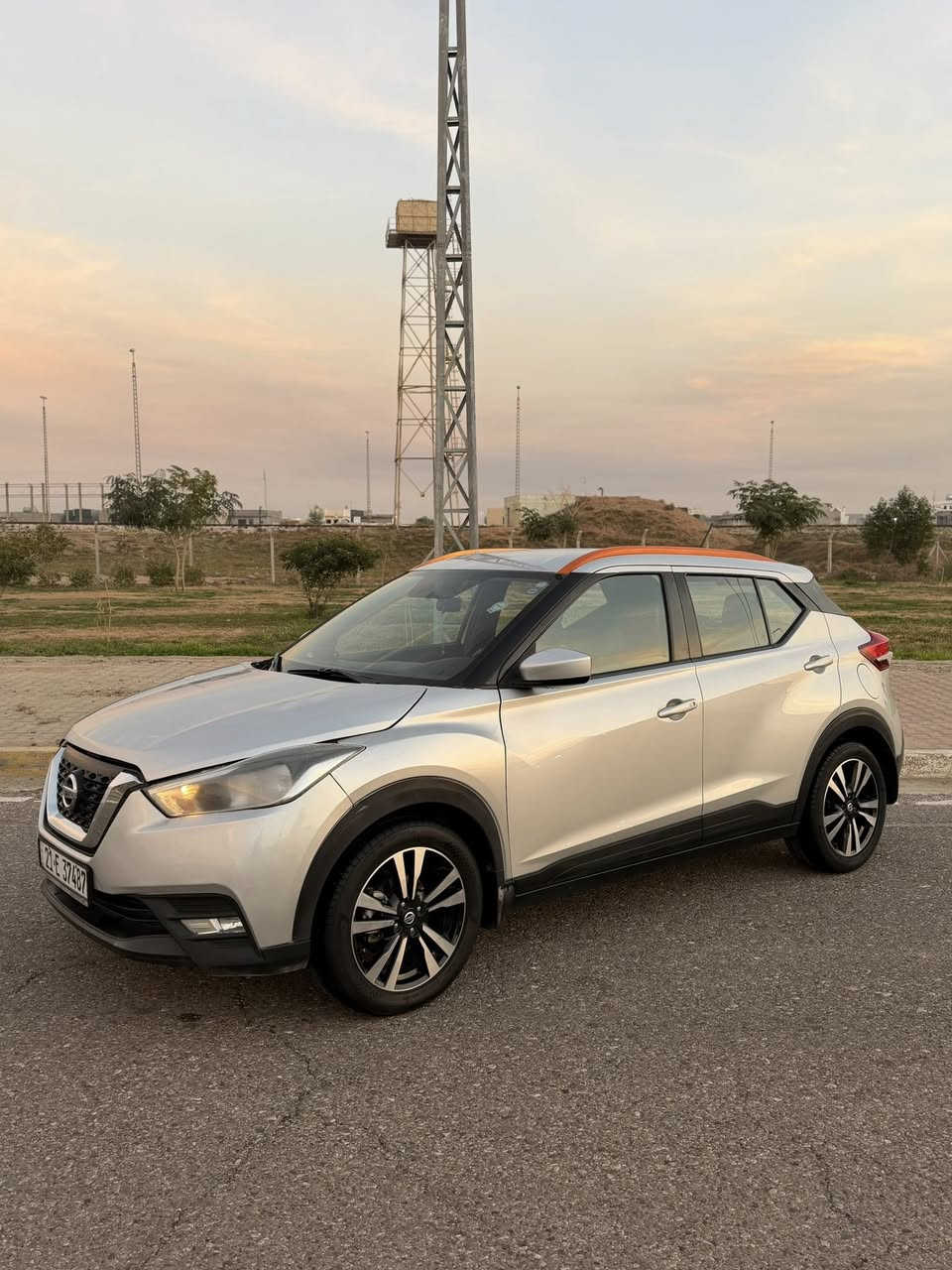 سلام عليكم نيسان كيكس
موديل 2019 مواصفات SV
شاش كامير 
عداد الكتروني 
كير محرك بشرط 
اربع طايرات جديد
ويل كروم 
سنوية هز رقم ژينكة جديد 
شرط تحويل والغرامات 
بيها كوبون بانزين 
سيارا حاهز بدون اي نقص 
ماشي 40 مايل 
كهربائيت كل شغال 
مكانه كركوك 
سعر 126$  بيها محال 
للستفسار زايد ***********
