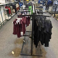 من رخصه الادمن ديكور مجمع ملابس ولادي اطفال رجالي نساىي مستعمل 0782895...