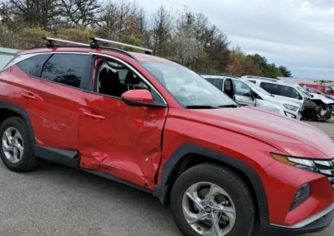 حادثها كما موضح بالصور
للبيـــــــــــع 
مــــكــــــان بـــــــــــابل 
سيـــــــــــاره مال جناي 
هيونداي توكسان 2023 وارد أمريكي
السياره نص فول
مواصفات
محرك 2500
كشنات الاماميه تدفئه
كشن السايق كهربائي
كار بلاي
رقم بابل الجديد
السياره حادثها باب جهة الصدر فقط صور الحادث موضحه

***********
