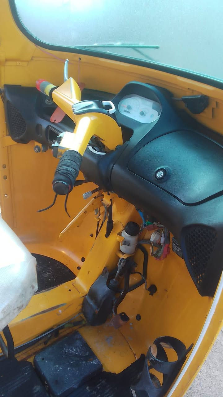 سلام عليكم تكتك بياجو موديل 19 اوراق تكتك جاهزه كبل الشارع المكان كرمت علي الماجديه  ***********
سعر 3 وبيها مجال
