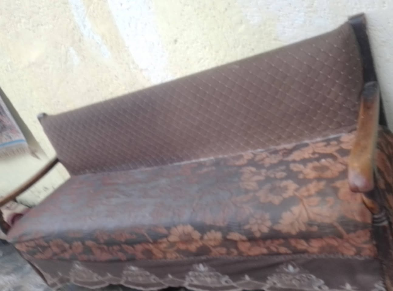 سلام عليكم عندي ميز بلازمه البيع سعره 15كرويته  مدوشمه سعره 15


**إذا كنت صاحب هذا الإعلان وتريد حذفه لأي سبب، رجاءا أرسل رسالة إلى الدعم الفني**