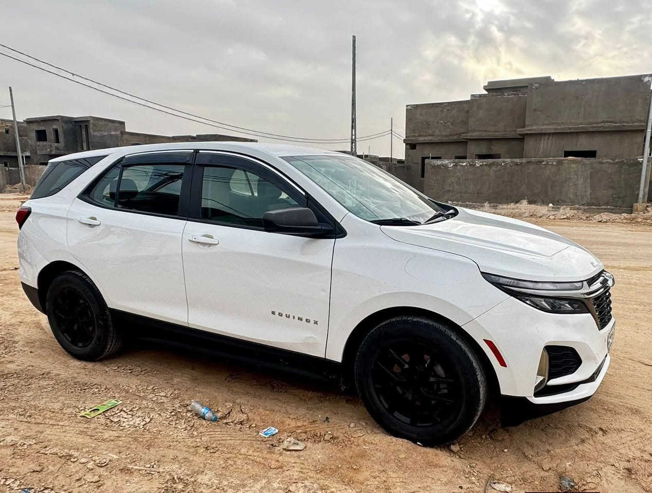 شوفرليت اكوينكس  2022
رقم بغداد  الدولي تحويل مباشر 
حجم المحرك : 4 سلندر 1500 تيربو 
عداد المسافه : 93  الف km 
بدون دواخل بدون ايرباك شرط 
المواصفات .. 
بصمة تشغيل وابواب -  
لايت زينون - - ويل كب 
شاشه كار بلي - كامره خلفيه - تحكم ستيرن
تبريد قطعتين - مقاعد مخمل لونين  
حساس خلفي - رادار امامي مانع تصادم ‏‬‏
السياره نضيفه جدا  (( السعر 180 ورقه )) 
  الاتصال‪0780 807 1040
