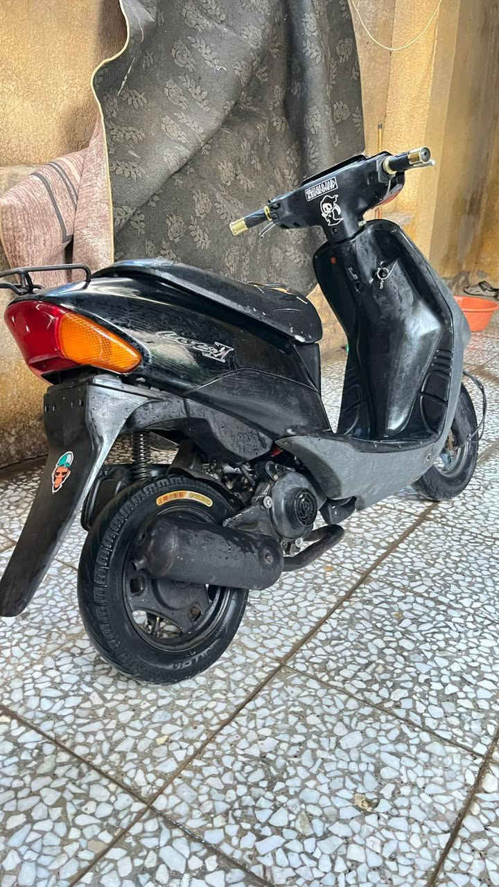 سلام عليكم دراجة سازوكي مسطرة
سرعة 60 دراجة كاملة مكملة ماعوزها شي تنكر وتطلع

سلف وهندر بس سلف عوزة باتري 

دراجة شلعة ومعدل 

سعر 175

***********

متواجد واتساب
