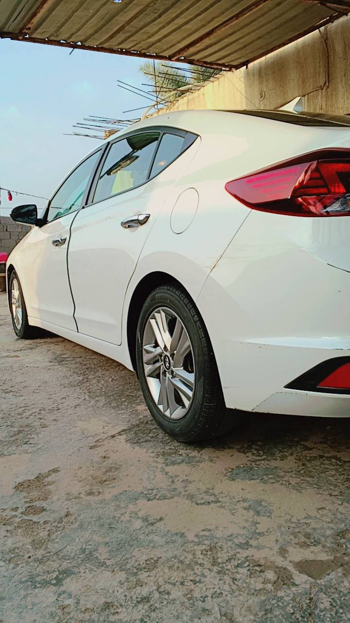 النترا 20 وارد امريكي
حادثهه بس خشم البنيد بدون يرباك 
سياره احله من صوره
سياره نص فول بسمي مداور  شوكت ما يعجبك
مكينه وكير خير من الله 
سعر148$
مكاني حله
***********
