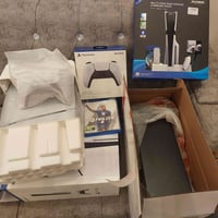 بلي 5 سلم للبيع 2 جوستك اصليات ثنيهن معه مبرد هواء و يو بي اس 1500 معه...