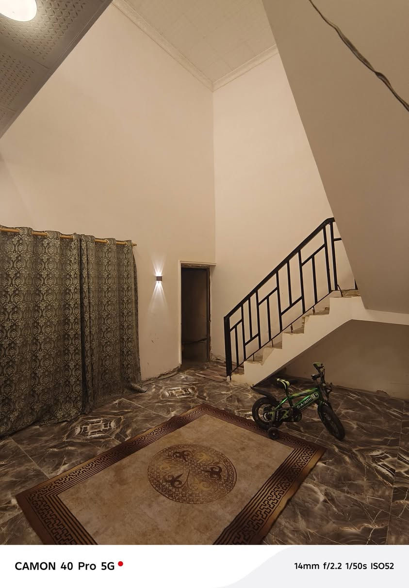 بيت للبيع ببو خستاوي مساحه ١٦٠
بيت كله جاهز بنا ج.ديد وشغل درجه اولي الشراي بخدمته نوع العقار إصلاح زراعي ***********
