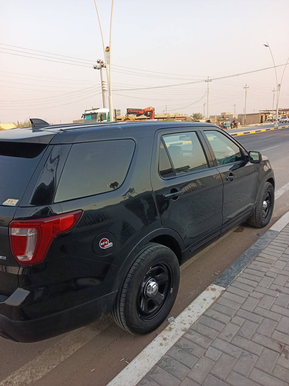 سلام عليكم  فورد اكسبلور بوليسي البيع او مراوس  2017 
حادث دعاميه امامي فقط مامفتح اي قطعه بل سياره سياره مصبوغه عام لين البوليسي يجي لونين سياره 5 راكب 6 سلندر  3700 مكينه كير جدد توه شادهن 
منضومه تبريد كله جديده حداديه جديده درايم شفت جديد 
تخم تاير جديد ويل بوليسي اصلي سياره جاهزه
سعر135 وبيه مجال 
مكاني البصره شط العرب الحوطه 
***********
