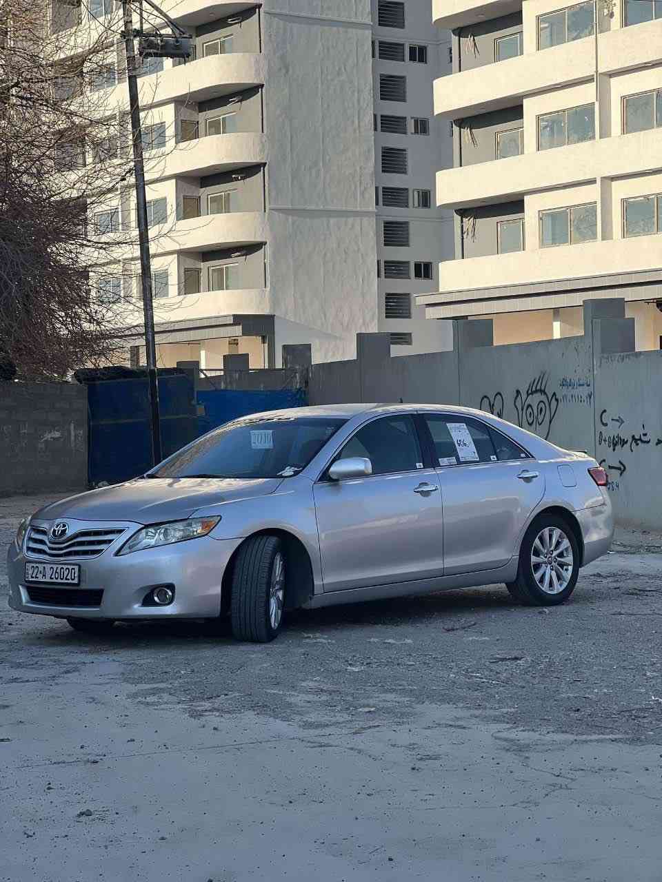 كامري 2010 LE كه نه دي سه ياره كه 196هه زار روشتوه يه ك پارچه ي هه يه بونيتي سبوغه ناو ره ساسي ئيرباگي نه ته قيوه گيري به شه رت مه كينه ي سه رفي هه يه تا ٢٠٢٦ سه نه وي تازه يه كوبوني به نزيني هه يه ژماره *********** شوين كه ركوك
