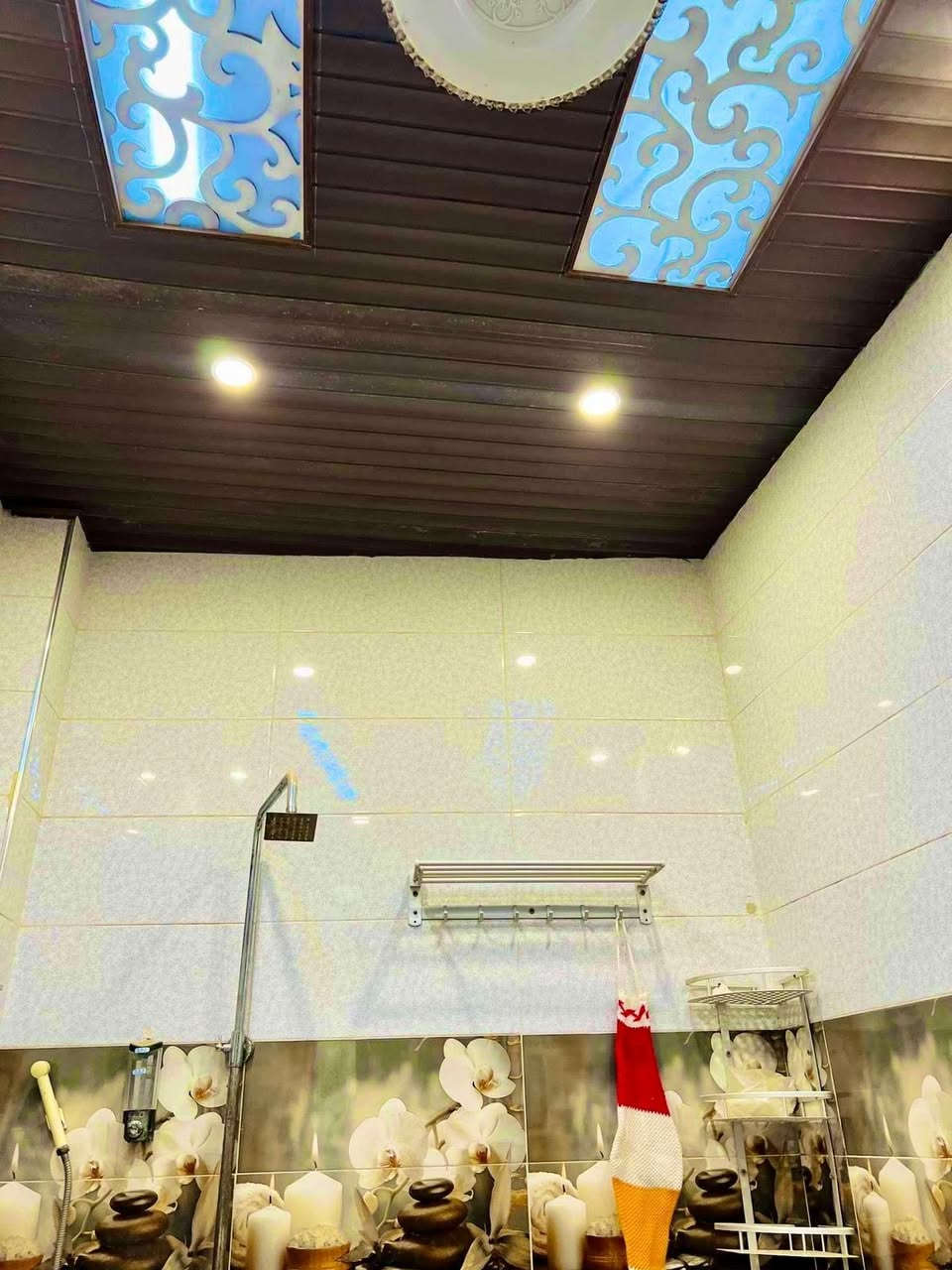 سلام عليكم بيت طابو زراعي  للبيع
تفاصيل

مساحةً 210 مكتوب 200 م 
طابقين كونكريت طابوق 
ديكورات جبس بورد 
الطابق الارضي
 غرفتين 4 ونص في 6
صالة 5 ونص في 6
مطبخ 4 في 4 
استقبال 5في 8
منور 5 في 2 
منور5 في 2
صحيات بالمنور 3في2
صحيات في الاستقبال 
الطابق الاول 
غرفة 8في 5
غرفة 4في 4
مطبخ غربي 
صالة 
صحيات 3 في 1 ونص 
سطح اول 9 في 6 
سطح ثاني 12ف 9
 

العنوان حي الامين خلف بانزين خانه شموس 
 
الاستفسار ***********   / *********** ابو حسين 

 ملاحضه البيت يباع معه الاثاث 🏠
