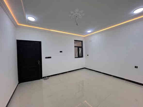 دار للبيع
مساحة 100م 
الوجه 5نزال 20 
ملكي بناء حديث 
يحتوي على صالة ومطبخ وخدمات 
وأربع غرف نوم 🛌 
العنوان حي الجهاد الضباط 
موقع مميز 
الاستفسار ***********
