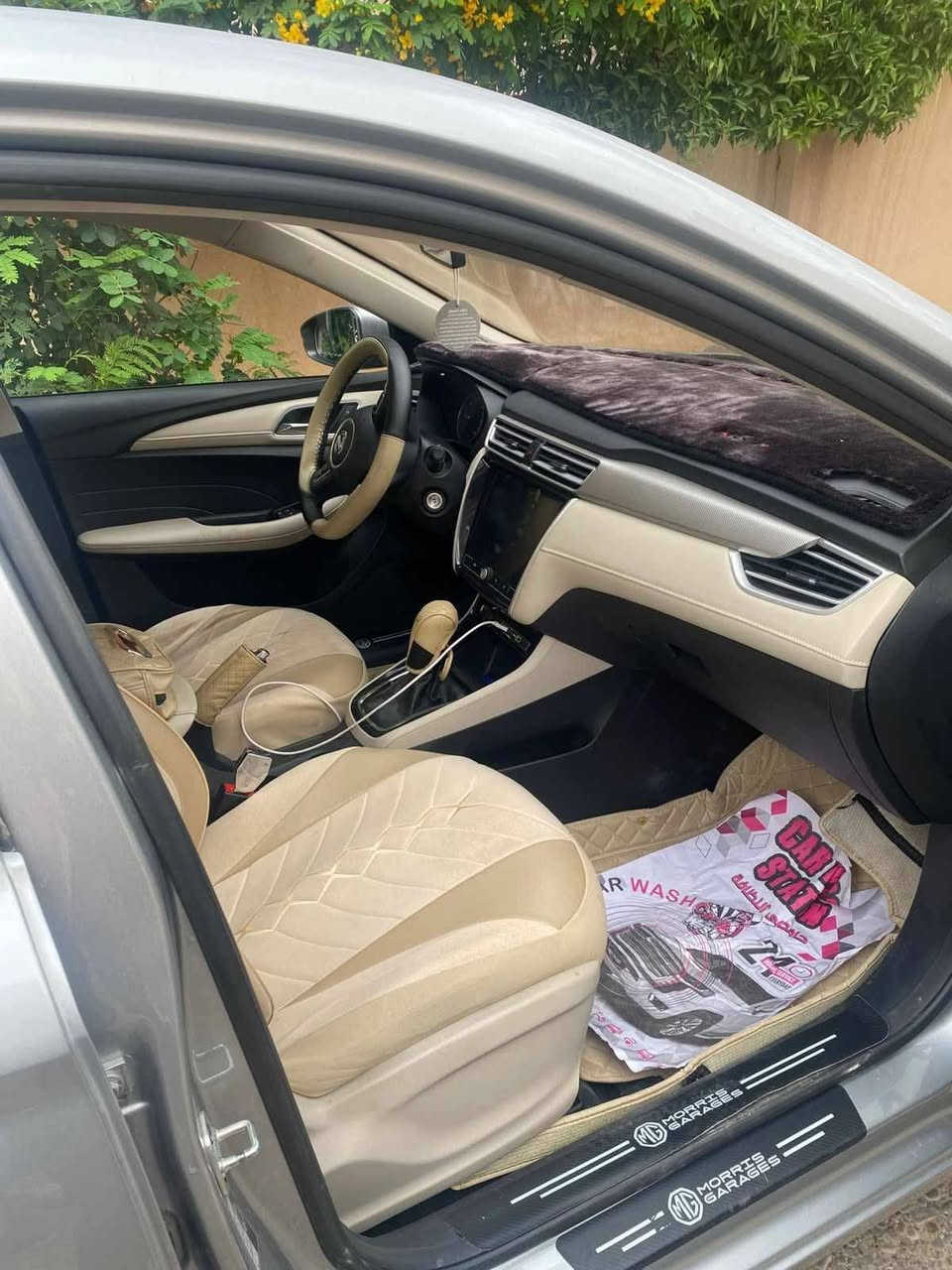 MG 5 2025  
ماشيه 18 الف 
 مبدل ٣ مرات دهن فقط بعدها شبه صفر 
عليها ضمان باقي ٥ سنوات او 200 الف km 
سياره استعمال بيت ونضيفه وبدون حادث فقط رصعه بسيطه مثل ماموضح بالصوره وسبب الرصعه اثناء الشحن والنقل 
هزه 2027 سنويه جديده 
(بطاقه بانزين موجوده) 
المواصفات:
مثبت سرعه 
تحكمات ستيرن
حساس اطارات
ويل كروم
صوت تابع للسرعه يعني من تمشي 60 وفوك الصوت يزداد للبلوتوث 
تبريد ثلج 
شاشه جبيره بلاد 
(بدون حساس بدون كامره )
 السعر 108 ورقه وبيها مجال للشراي *********** كركوك, العراق
