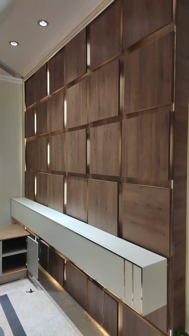 السلام عليكم ميز مكتب كامل جاهز هوا و الديكور الي خلفة بالحايط  تجي تجيب سيارة تفتحة و تحمل و تتوكل للبيع 375 الف و بي مجال مكاني بغداد الكرادة 
***********
