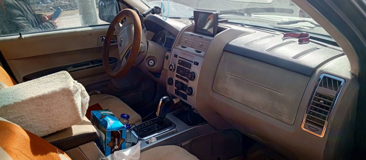 فۆرد مێرکوری مارینەر (ئیسکەیپ) ٢٠٠٨

مەکینە ٣٠٠٠ی ٦ پستۆنی مەڕغوب 
🔴بوخاری هەیە
بۆخۆی دەڵ ئەکسل بوە بەڵام کراوەتە تاک ئەکسل

حیزام نیە بەڵام من بە حیزام دەفرۆشم

سەنەوی تا ٢٠٢٩ بەشەرتی تەحویل و غرامە ١٤٠هەزار غرامەی لەسەرە لەگەڵ پەنجەمۆر وەری دەگریەوە

سعری ٦٨ و معامەلە رانية, السليمانية


**إذا كنت صاحب هذا الإعلان وتريد حذفه لأي سبب، رجاءا أرسل رسالة إلى الدعم الفني**