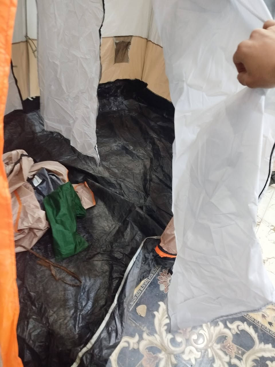 خيمه تسع أربع أشخاص جادر مطري وجادر شمسي الاعتماد *********** سعر يحدده زبون بما يرضي الله ويرضينه
