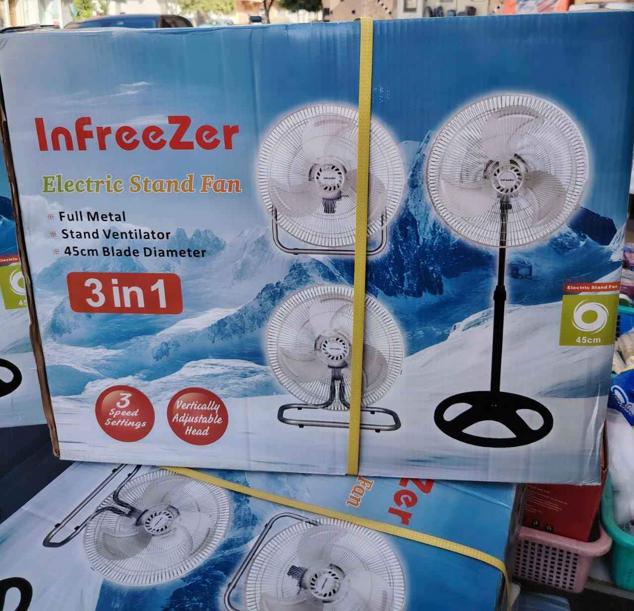 ⭐ تتميز مروحة "InFreeZer" ا
​تصميم 3 في 1: تتيح لك العبوة تهيئة المروحة في ثلاث وضعيات مختلفة: مروحة ستاند تقليدية بارتفاع كامل، ومروحة مكتبية مدمجة، ومروحة أرضية ذات زاوية منخفضة.
​بنية معدنية كاملة: توفر متانة عالية ومظهراً احترافياً، مما يضمن عمرًا طويلاً للمنتج.
​شفرات كبيرة: قطر الشفرات 45 سم يوفر تغطية هوائية واسعة وتهوية قوية.
​التحكم في السرعة: تتميز بـ 3 إعدادات سرعة (موضحة في الفقاعات الحمراء) لضبط تدفق الهواء حسب الحاجة.
​رأس قابل للتعديل: رأس المروحة قابل للتعديل رأسياً لتوجيه تدفق الهواء بدقة. مكناس, المغرب


**إذا كنت صاحب هذا الإعلان وتريد حذفه لأي سبب، رجاءا أرسل رسالة إلى الدعم الفني**
